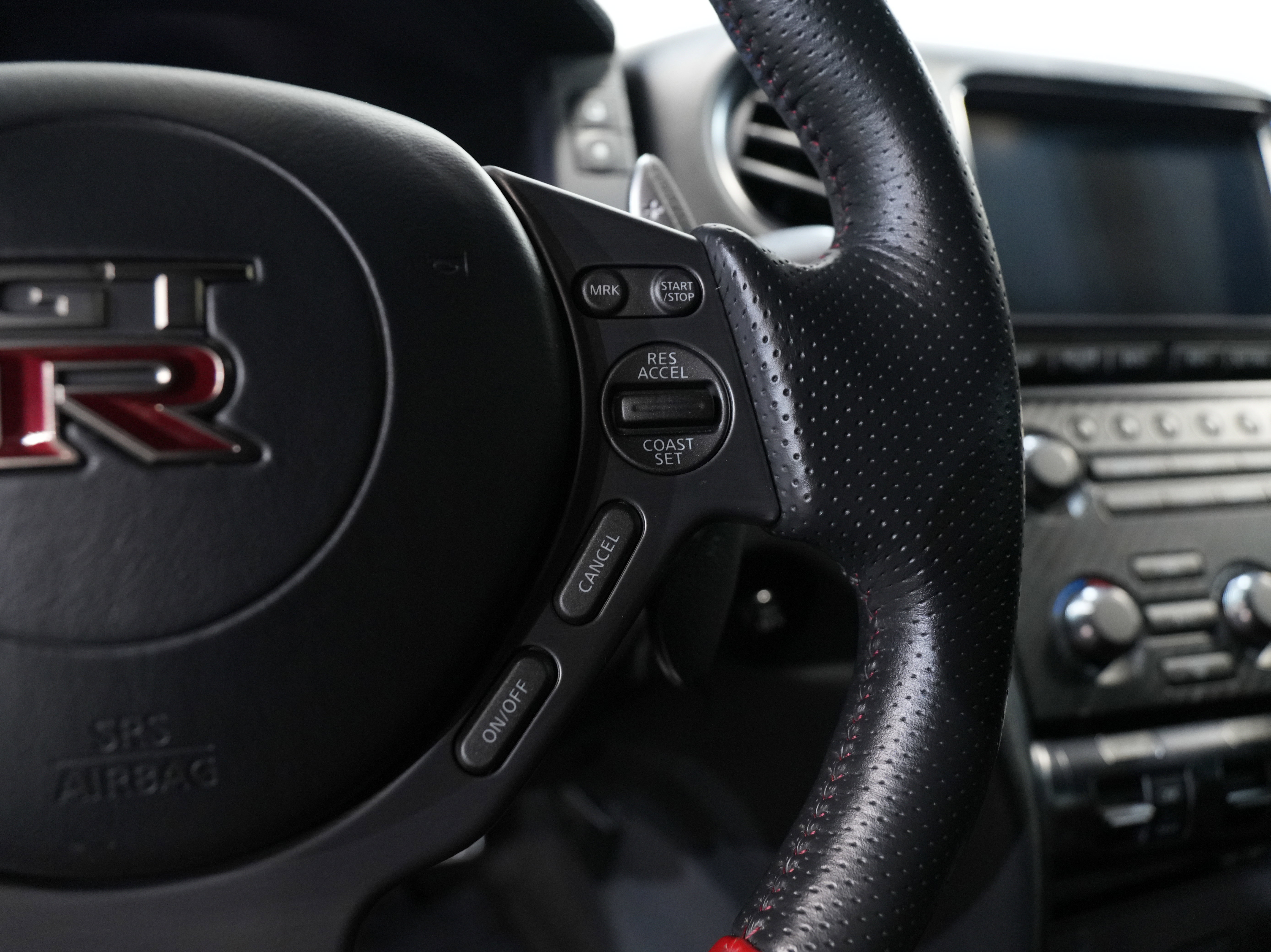 Used 2015 Nissan GT-R Black Edition image 36