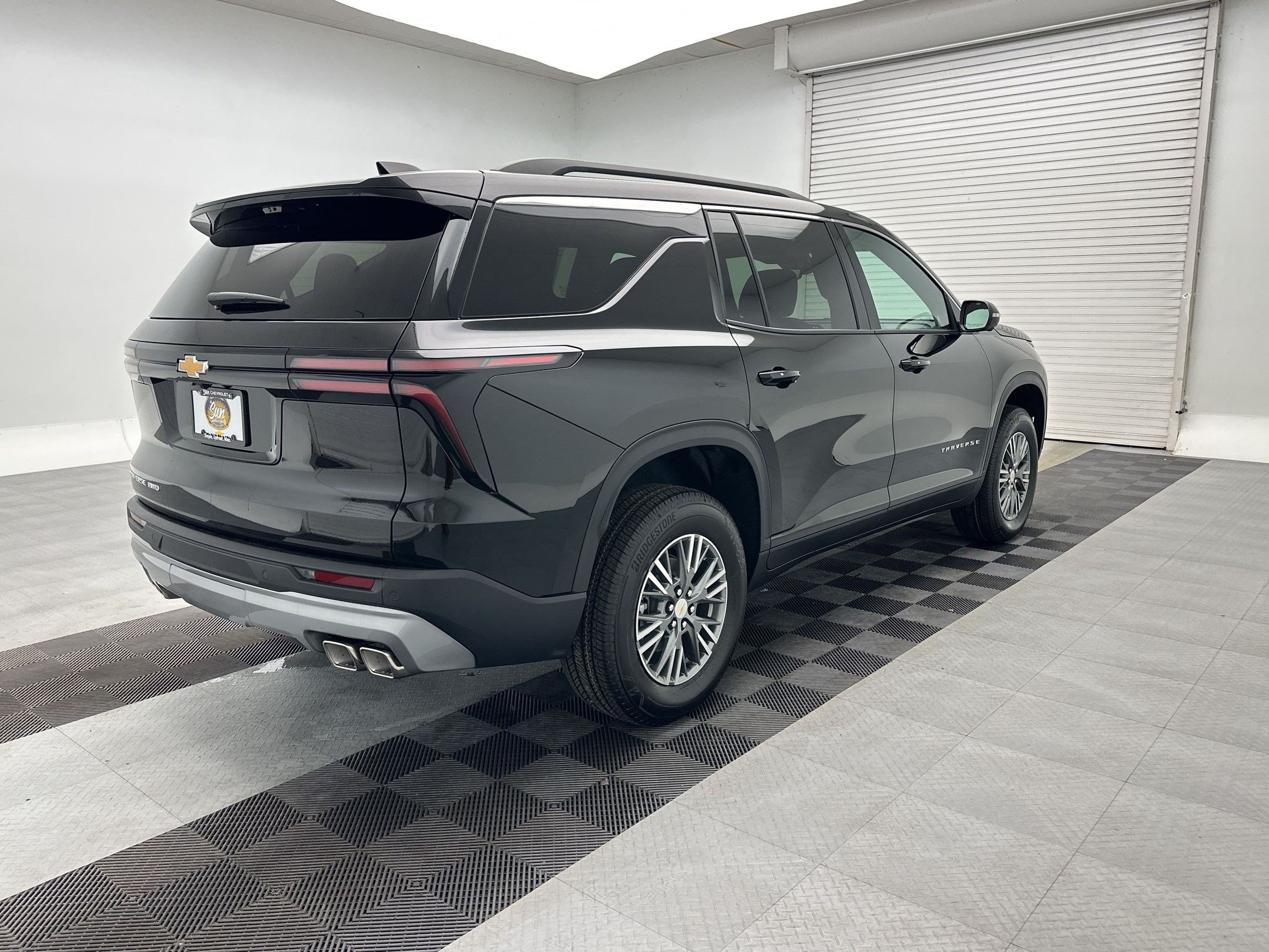 New 2026 Chevrolet Traverse LT w/ Driver Confidence Package AWD/4WD image 9
