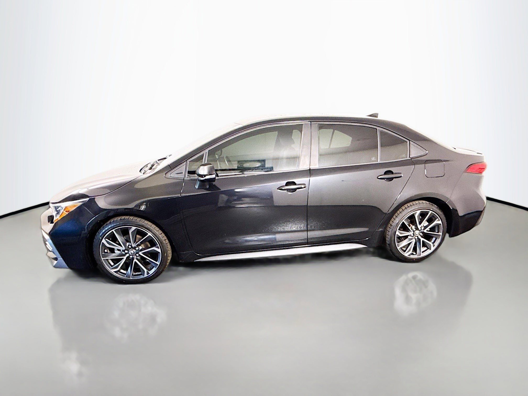 Used 2021 Toyota Corolla SE image 6