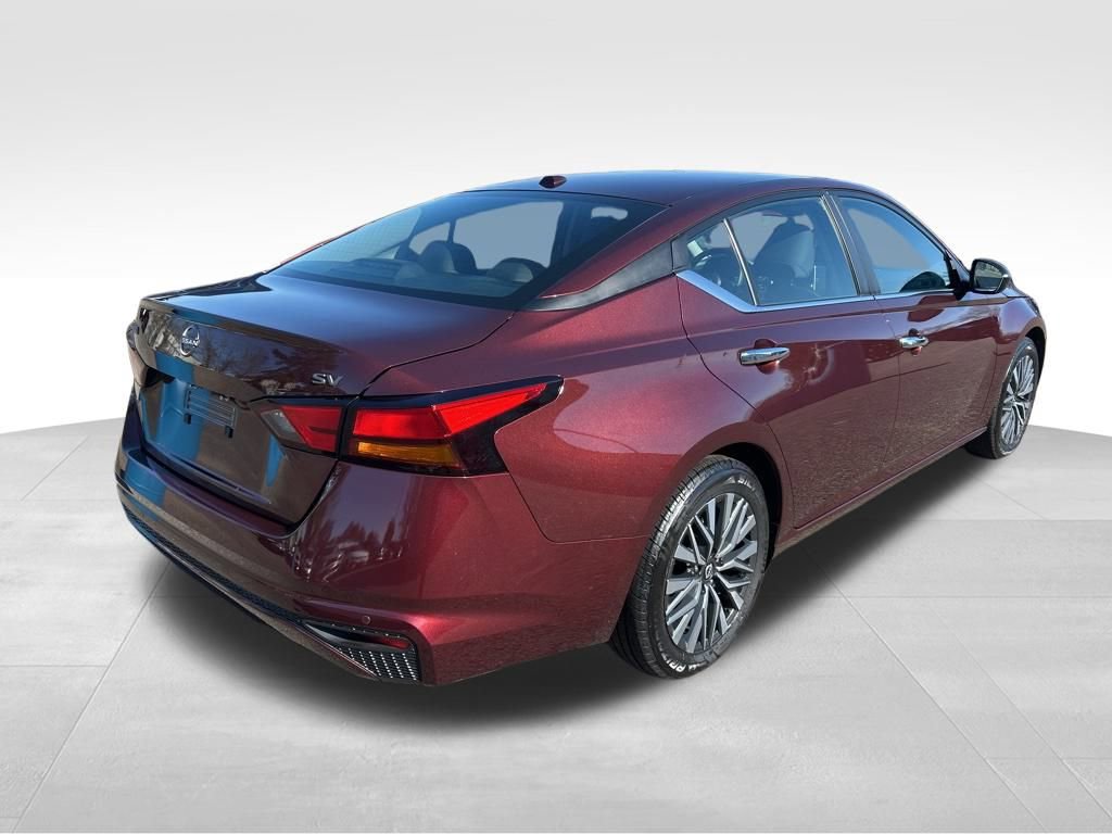 Used 2024 Nissan Altima 2.5 SV image 5