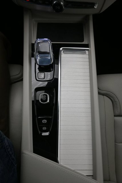 New 2027 Volvo XC60 B5 Ultra AWD/4WD image 11