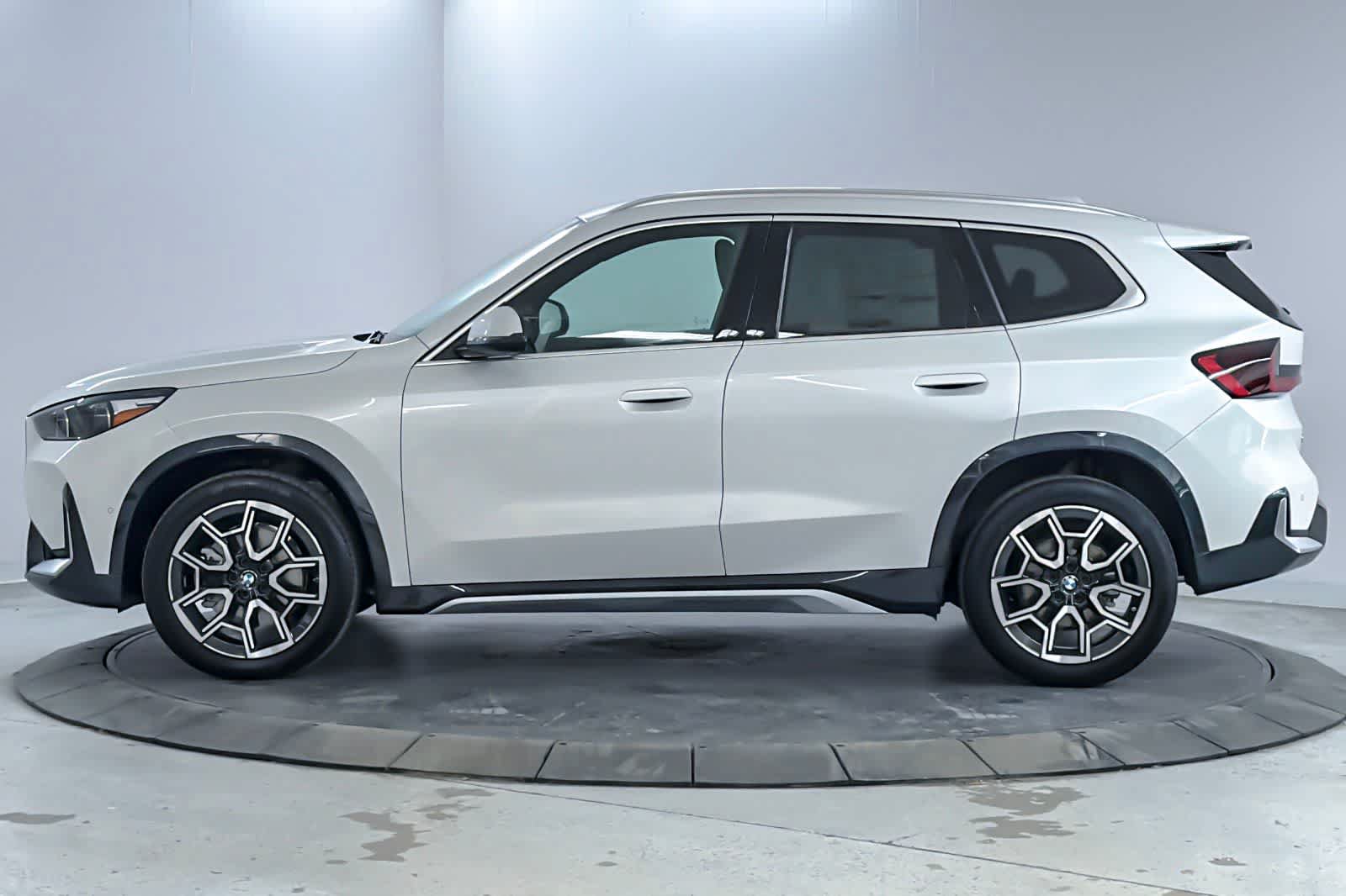 New 2026 BMW X1 xDrive28i w/ Technology Package AWD/4WD image 5