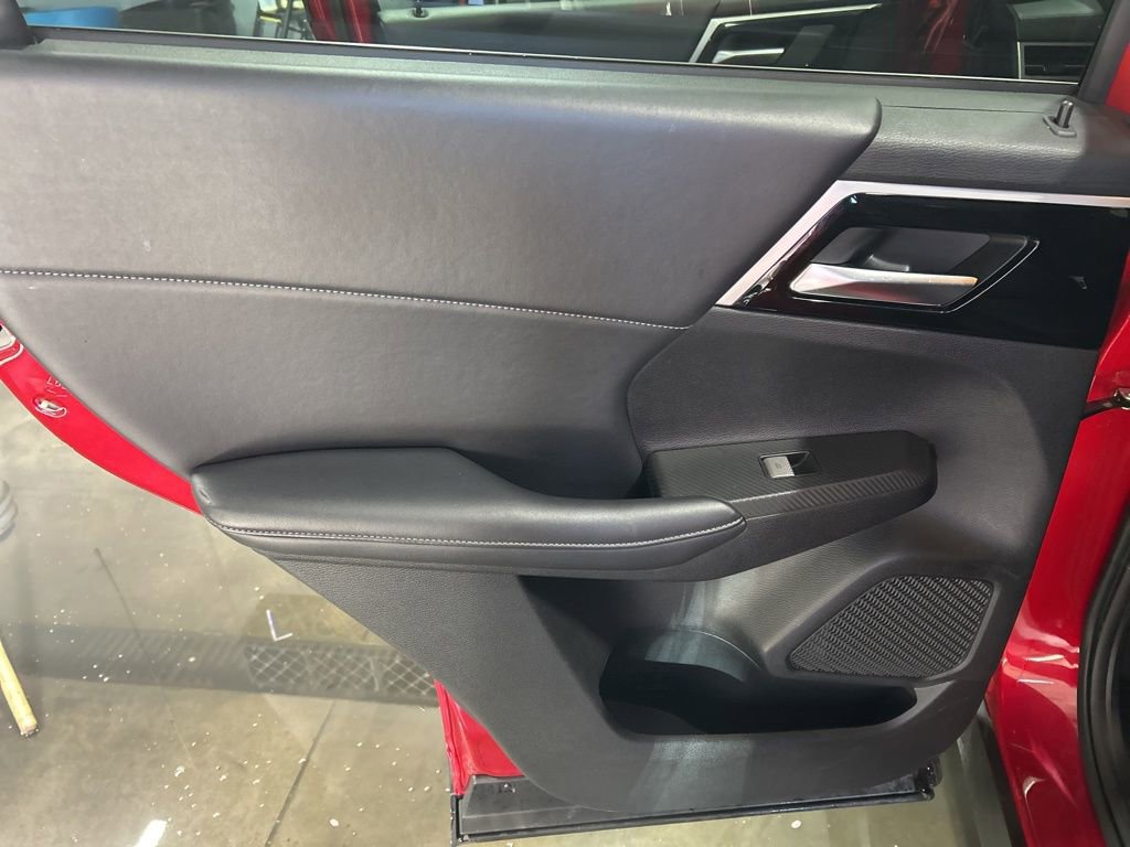 Used 2024 Mitsubishi Outlander SE image 21