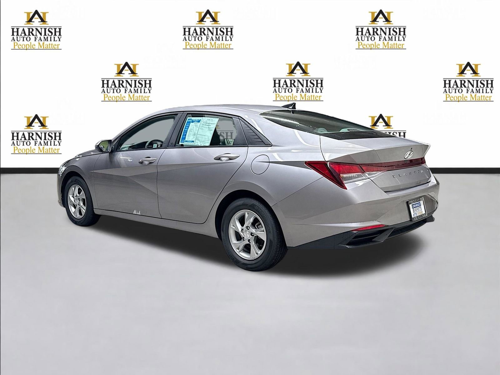 Used 2023 Hyundai Elantra SE image 9
