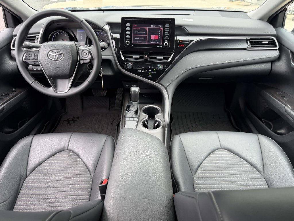 Used 2023 Toyota Camry SE FWD image 16