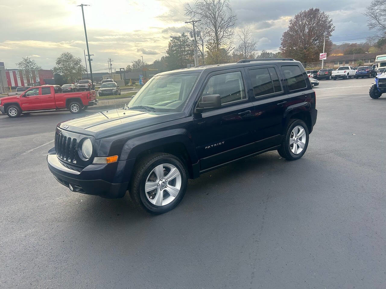 Used 2014 Jeep Patriot Latitude FWD image 11