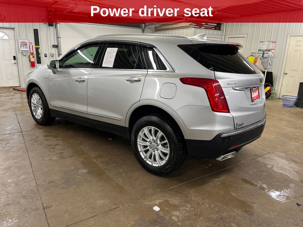 Used 2017 Cadillac XT5 FWD image 3