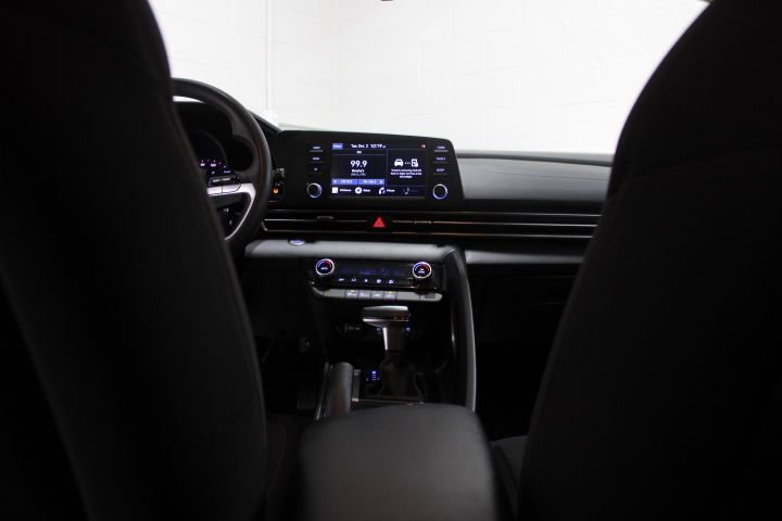 Used 2023 Hyundai Elantra SEL image 23