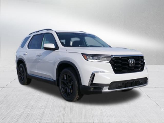 New 2025 Honda Pilot Touring image 9