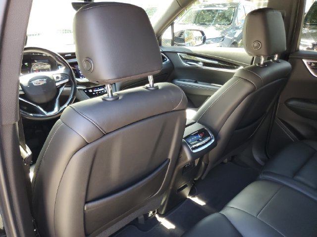Certified 2022 Cadillac XT6 Premium Luxury w/ Technology Package FWD image 14