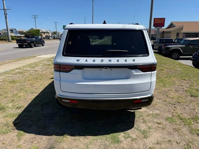 Used 2025 Jeep Wagoneer Series III w/ Premium Group I AWD/4WD image 6