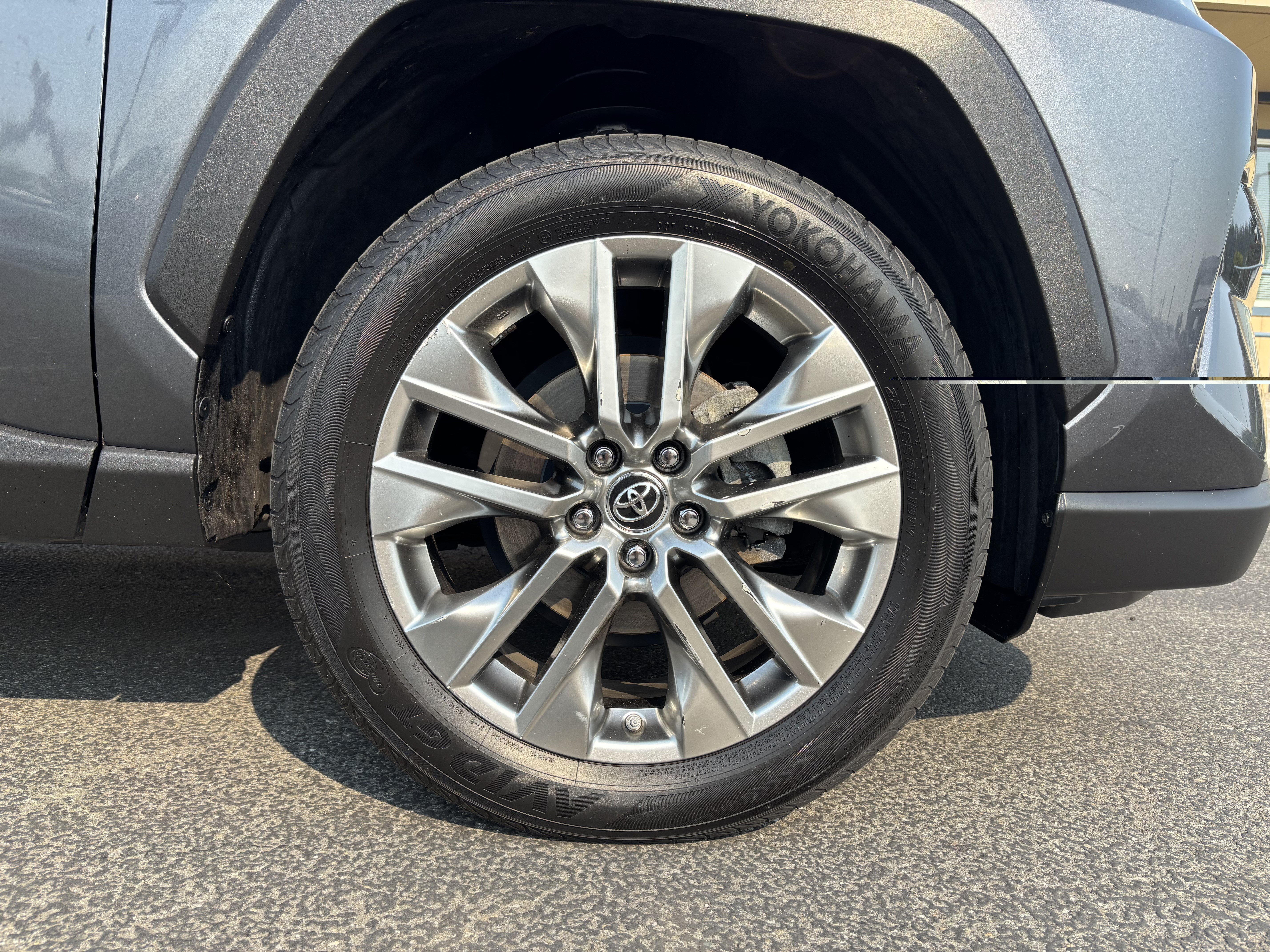 Used 2019 Toyota RAV4 Limited w/ Advanced Technology Package AWD/4WD image 9