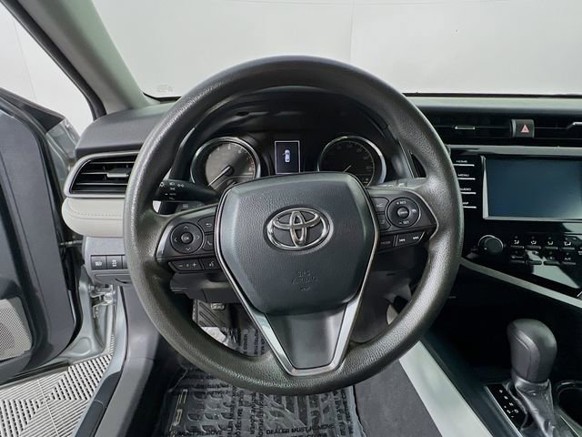 Used 2019 Toyota Camry L image 10