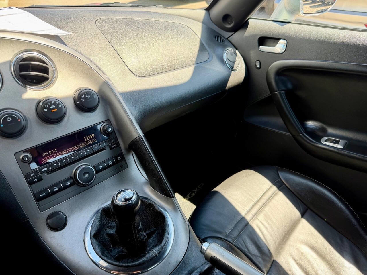 Used 2009 Pontiac Solstice GXP w/ Premium Package RWD image 40