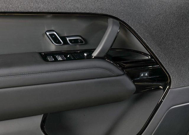 Used 2025 Land Rover Range Rover Sport Dynamic SE image 25