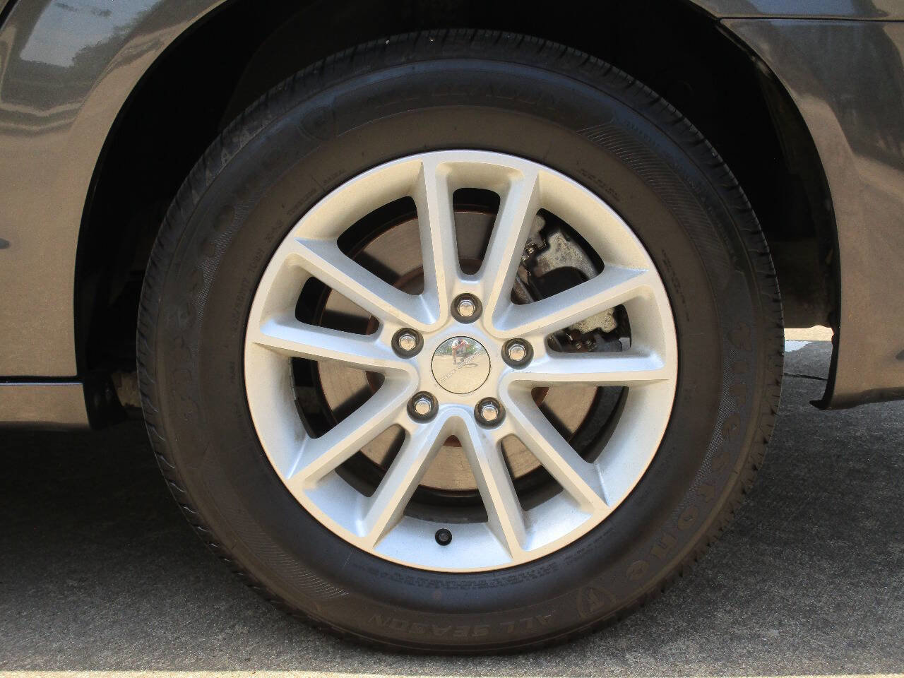 Used 2019 Dodge Grand Caravan SXT image 24