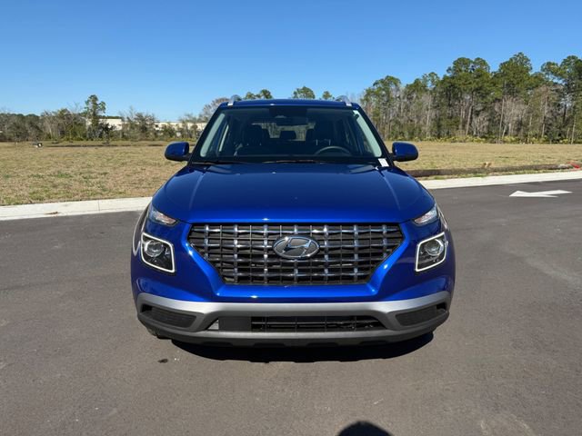 Used 2025 Hyundai Venue Limited image 11