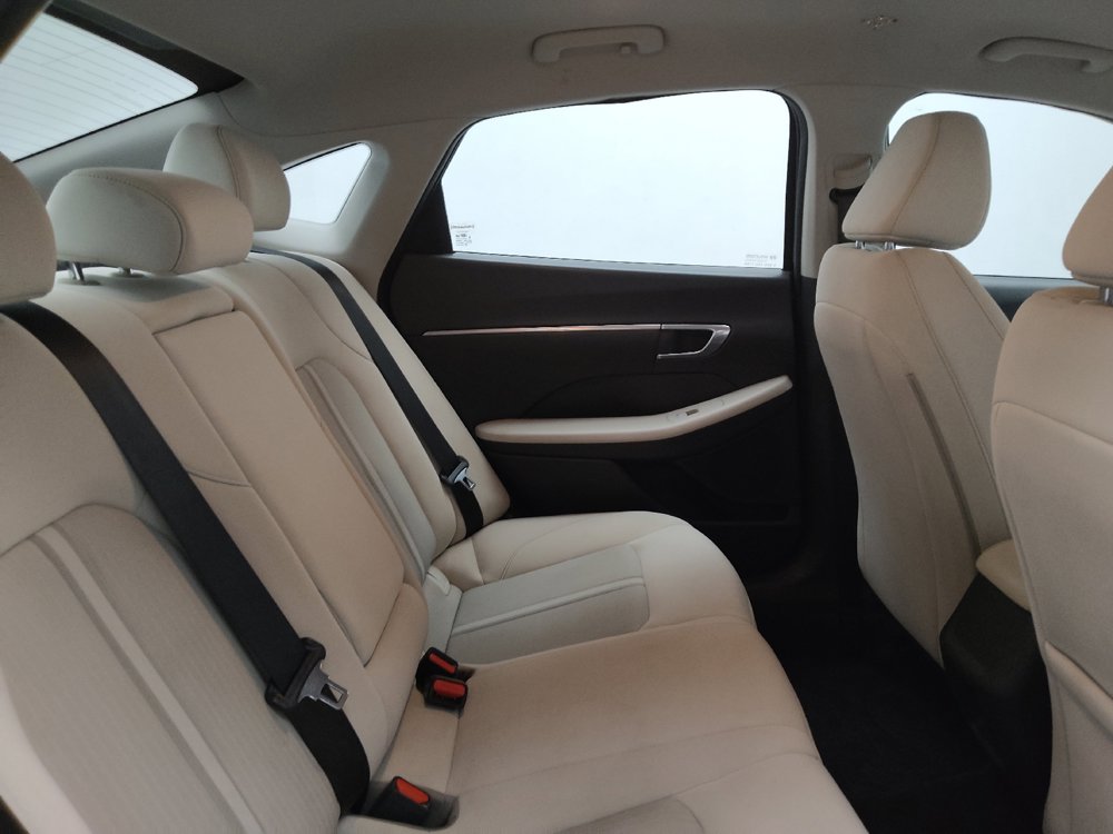 Used 2023 Hyundai Sonata SEL w/ Preferred Accessory Package FWD image 19