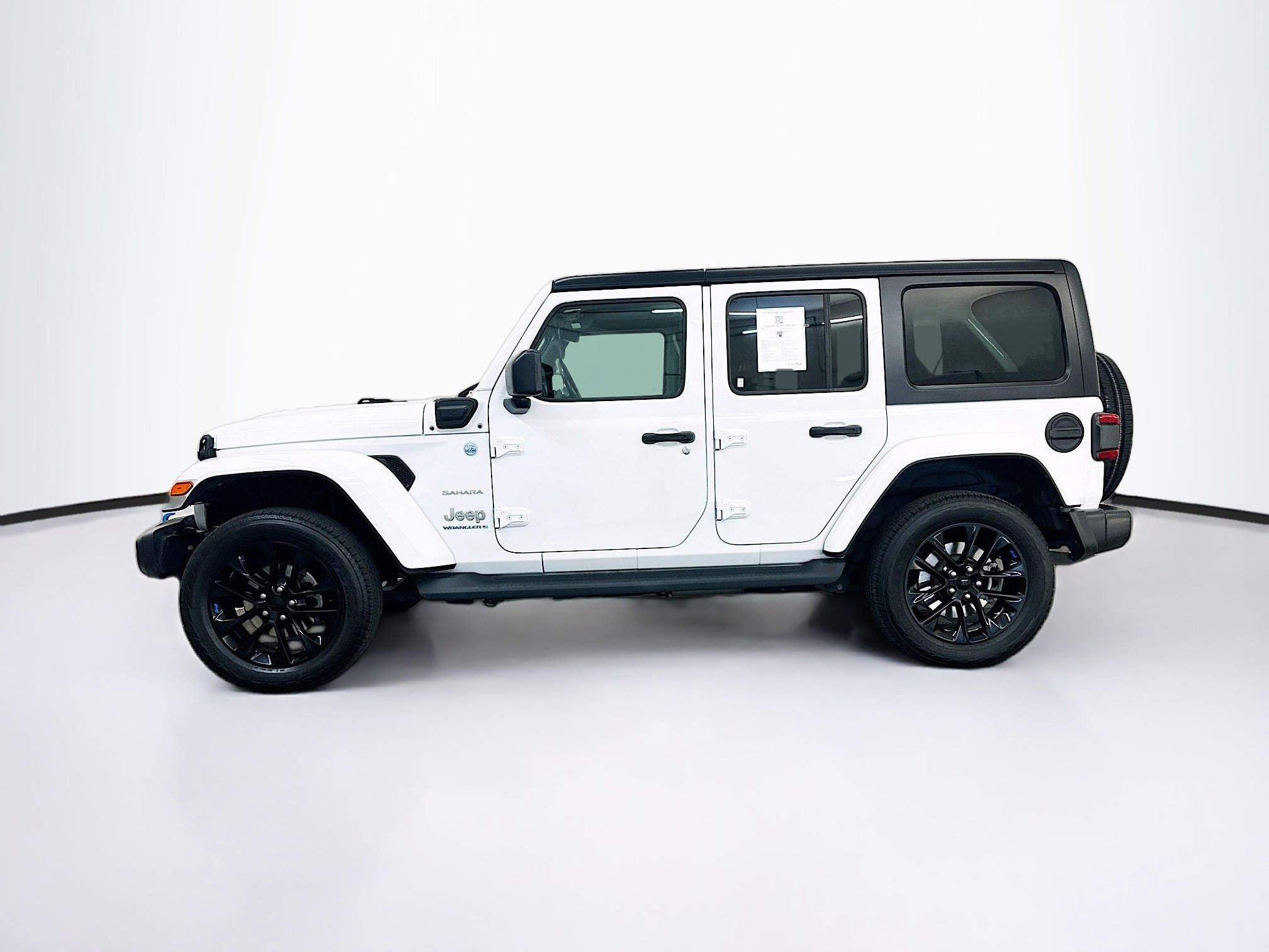 Used 2023 Jeep Wrangler Sahara w/ Cold Weather Group image 4