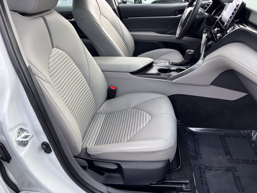 Used 2024 Toyota Camry SE FWD image 30
