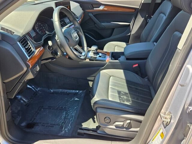 Used 2023 Audi Q5 2.0T Premium w/ Convenience Package AWD/4WD image 8