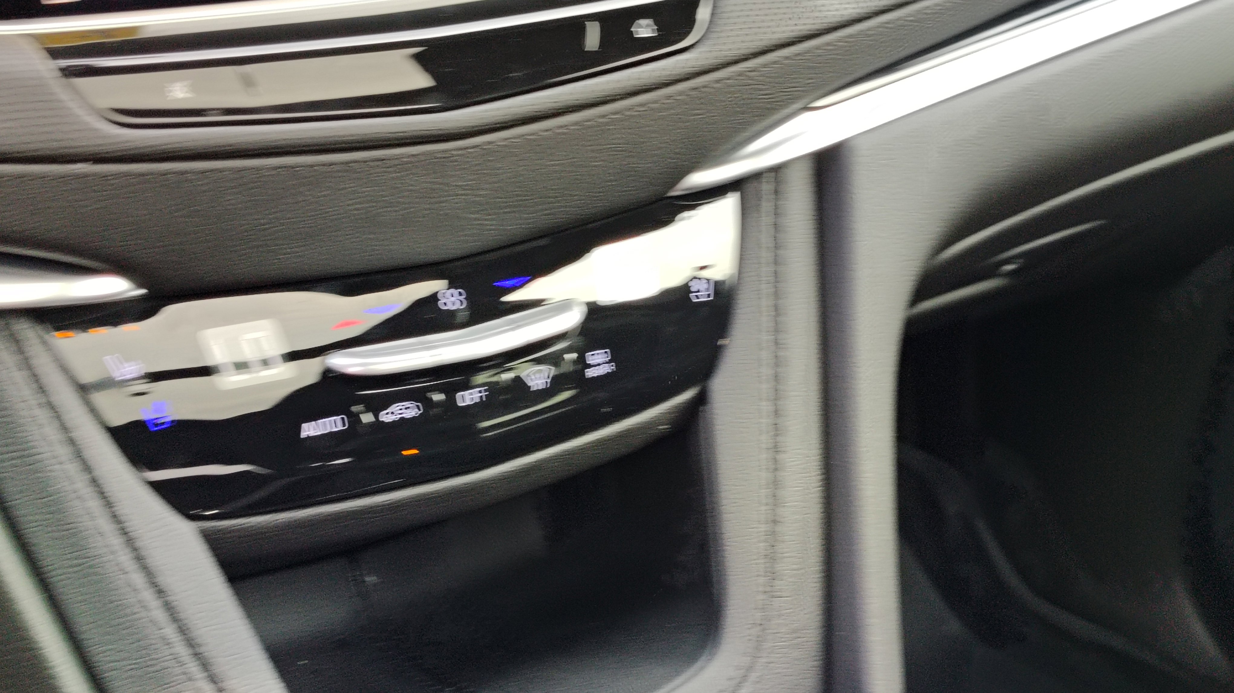 New 2025 Cadillac XT5 Premium Luxury w/ LPO, Floor Liner Package image 30