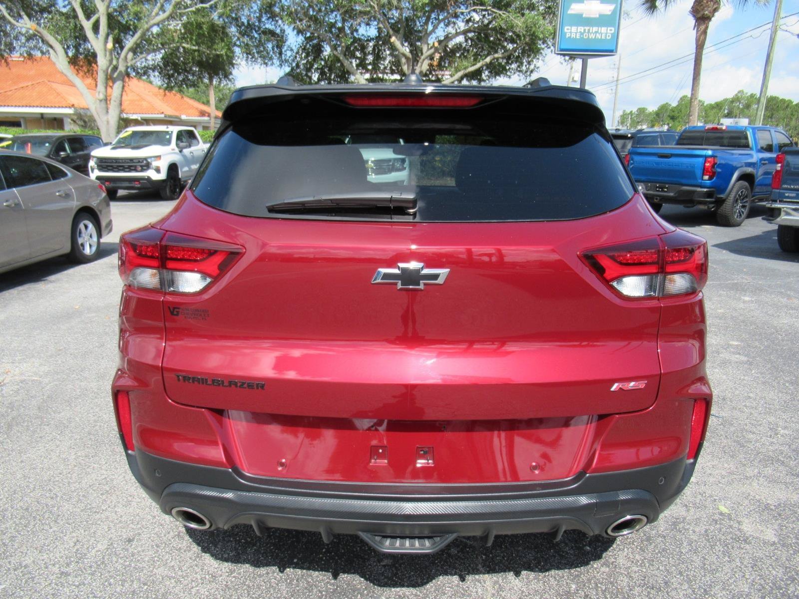 Used 2023 Chevrolet TrailBlazer RS w/ Sun and Liftgate Package FWD image 7