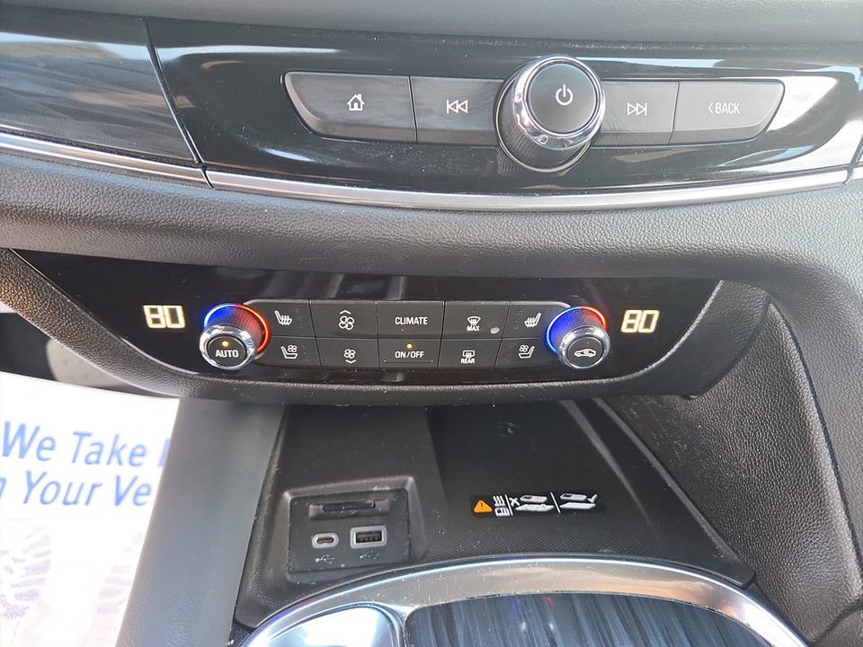 Used 2024 Buick Enclave Premium image 24