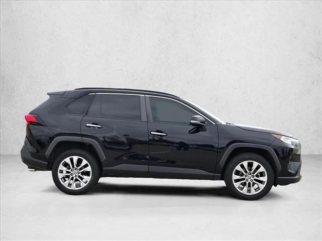 Used 2020 Toyota RAV4 Limited image 4