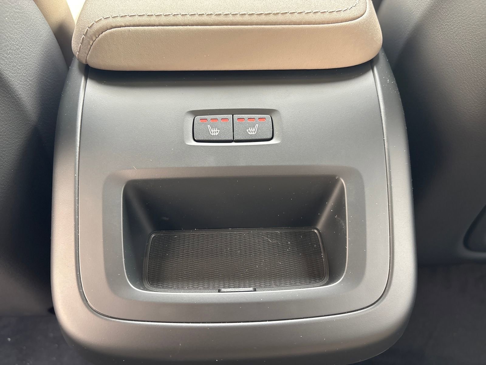 New 2026 Volvo XC60 B5 Plus w/ Protection Package Premier image 32