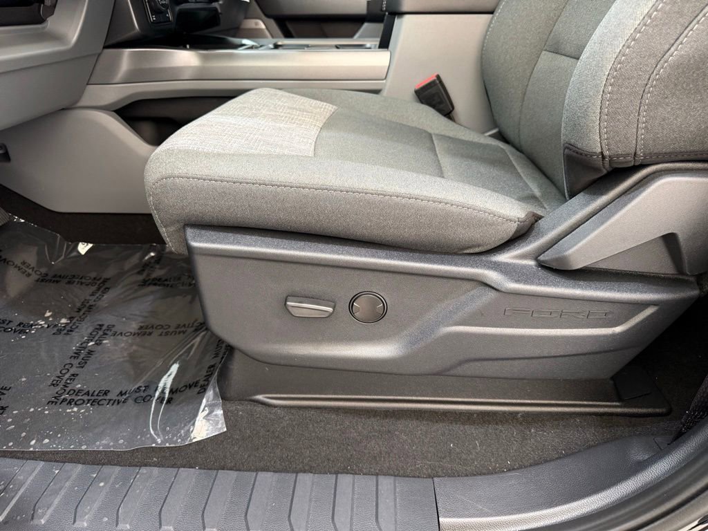 New 2026 Ford F250 XLT w/ XLT Premium Package image 14