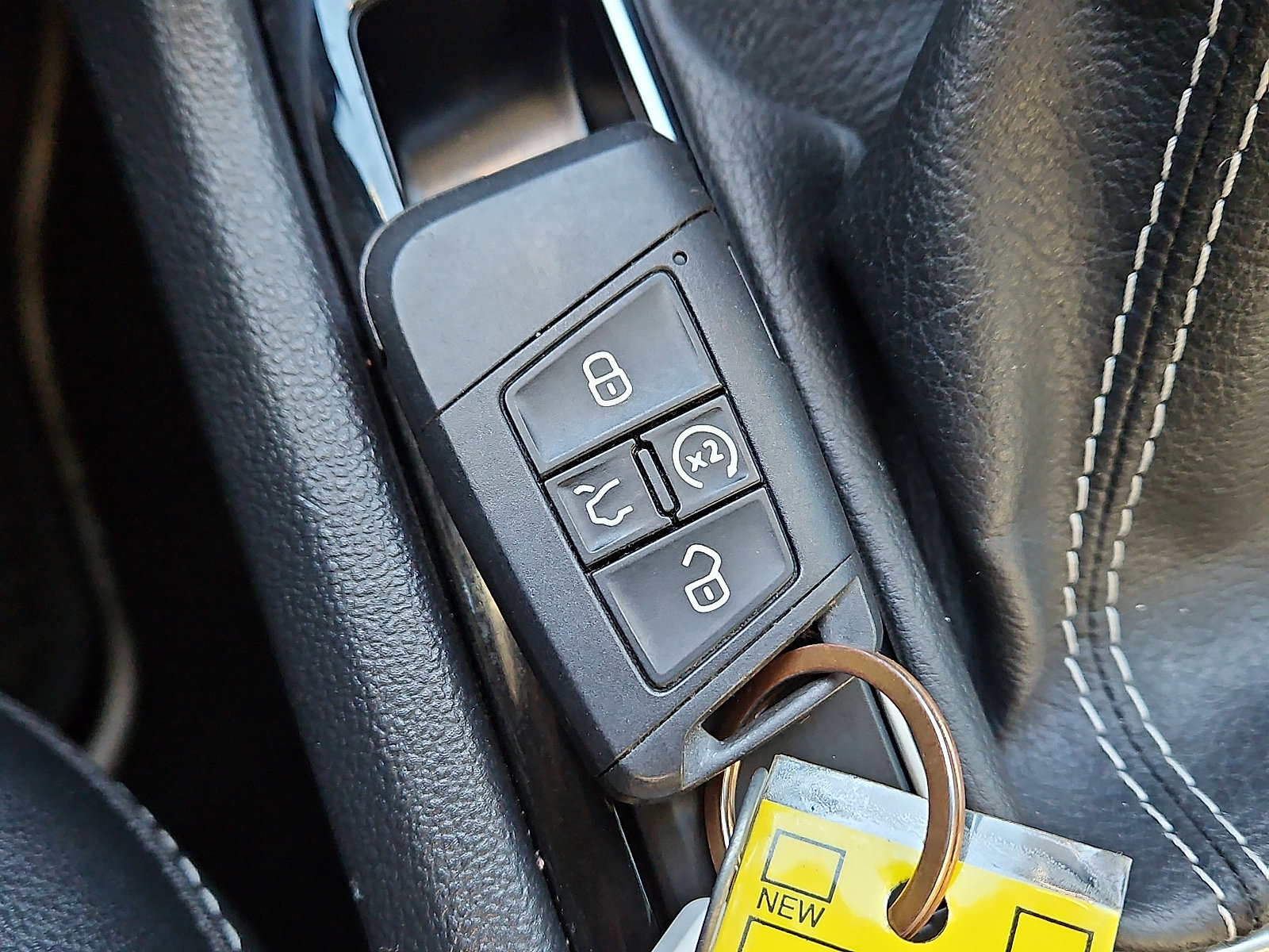 Certified 2023 Volkswagen Taos SE image 18