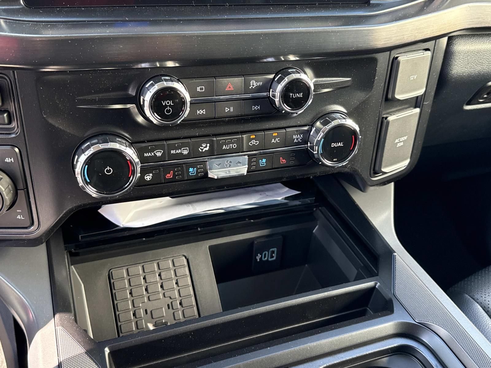 New 2026 Ford F250 Lariat w/ Chrome Package AWD/4WD image 16