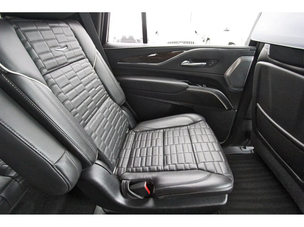 Used 2021 Cadillac Escalade Sport Platinum AWD/4WD image 11