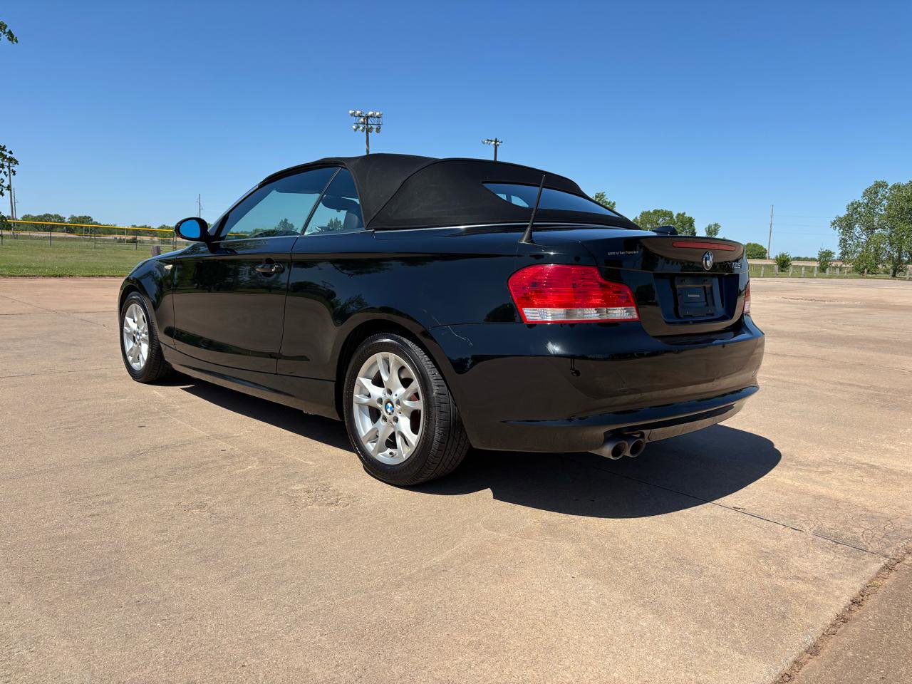 Used 2008 BMW 128i Convertible image 17