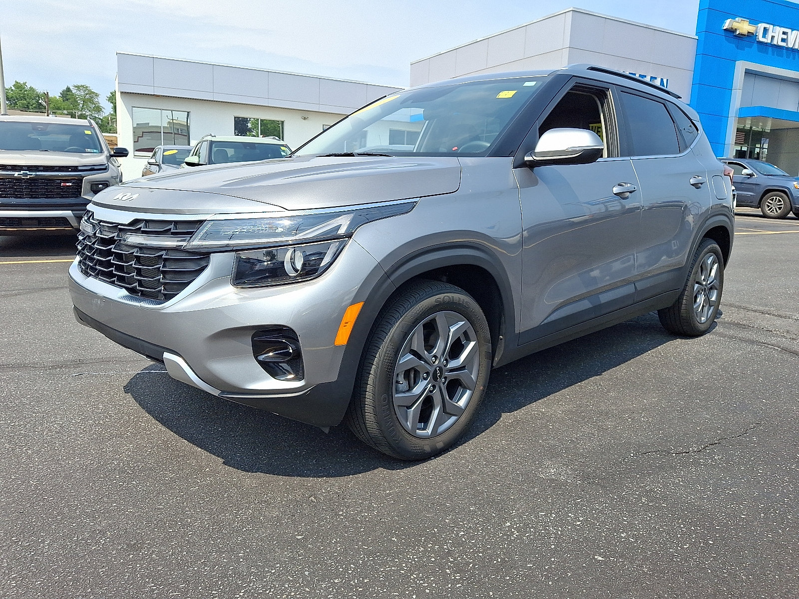 Used 2024 Kia Seltos S AWD/4WD image 1