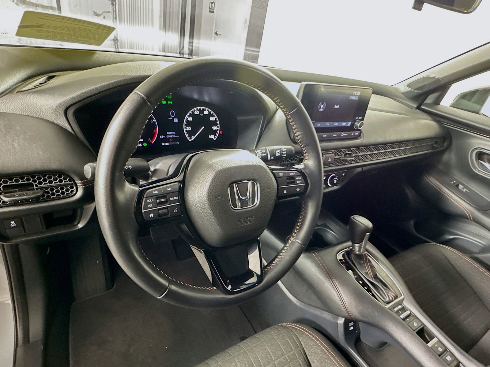 Used 2025 Honda HR-V Sport image 9
