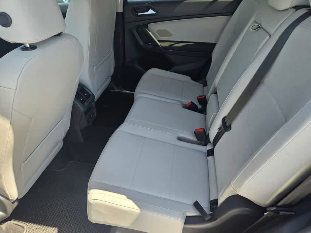 Used 2019 Volkswagen Tiguan SE FWD image 12