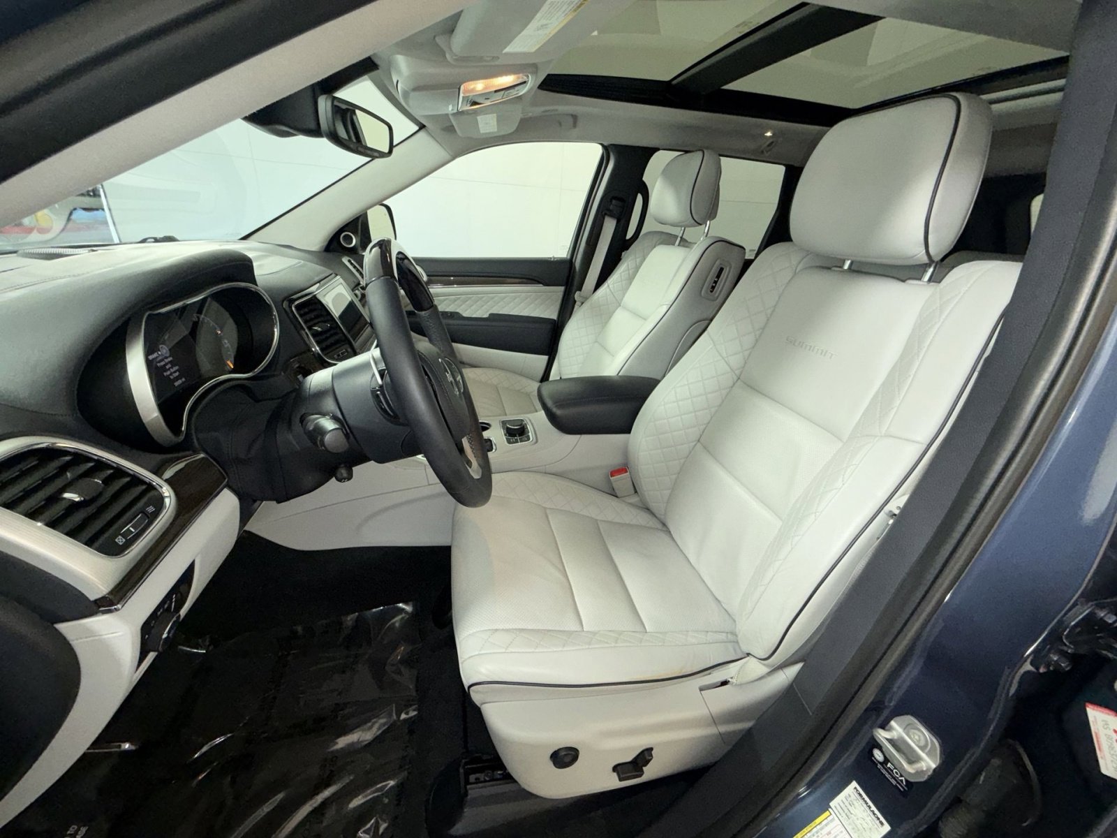 Used 2021 Jeep Grand Cherokee Summit image 13