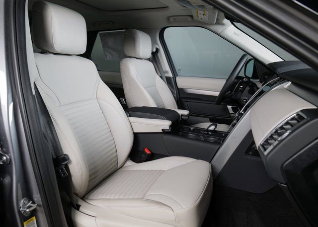 New 2026 Land Rover Discovery Dynamic SE AWD/4WD image 3
