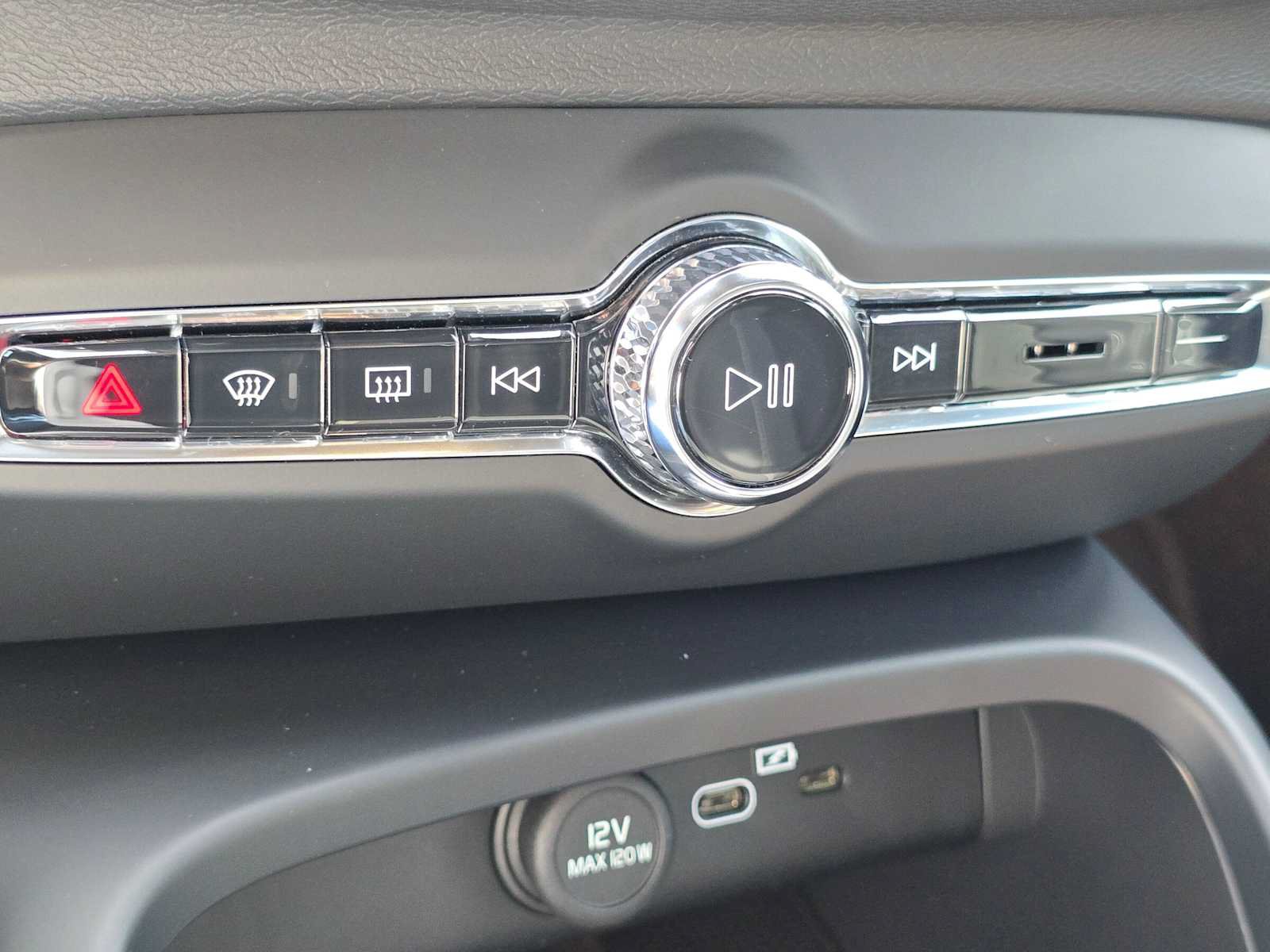 Certified 2023 Volvo C40 P8 Recharge Plus w/ Climate Package AWD/4WD image 29
