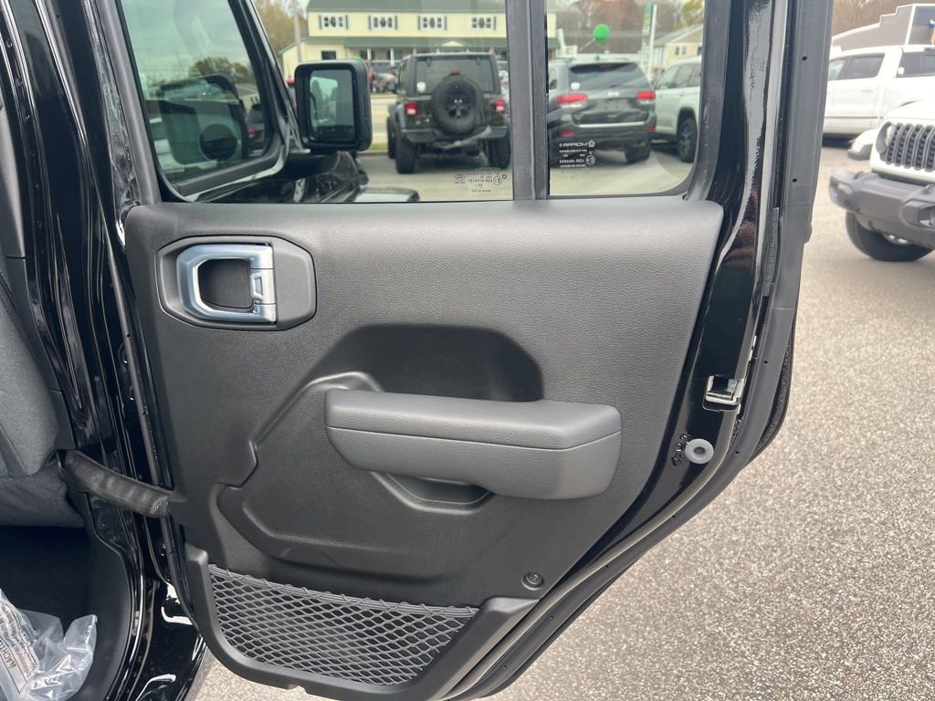 New 2026 Jeep Gladiator Sport image 12