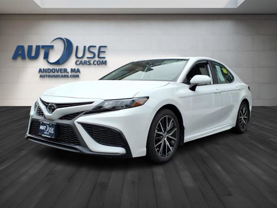 Used 2023 Toyota Camry SE image 1