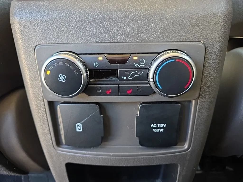 Used 2020 Ford Explorer Platinum w/ Premium Technology Package AWD/4WD image 18