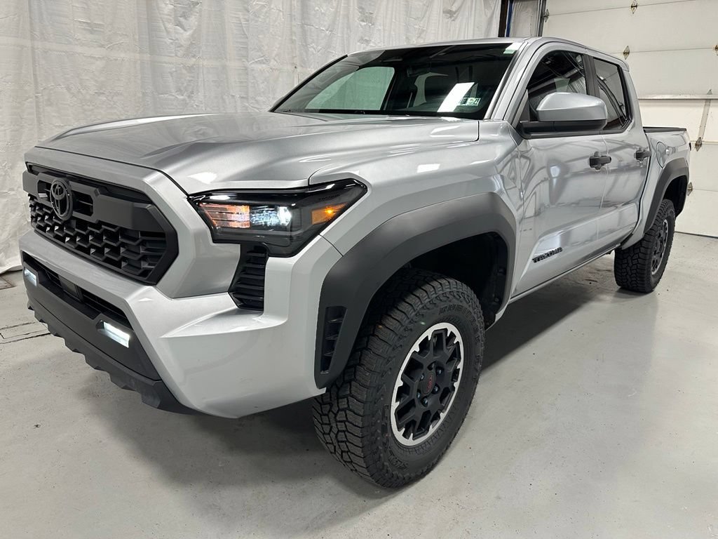 Used 2026 Toyota Tacoma TRD Off-Road AWD/4WD image 3