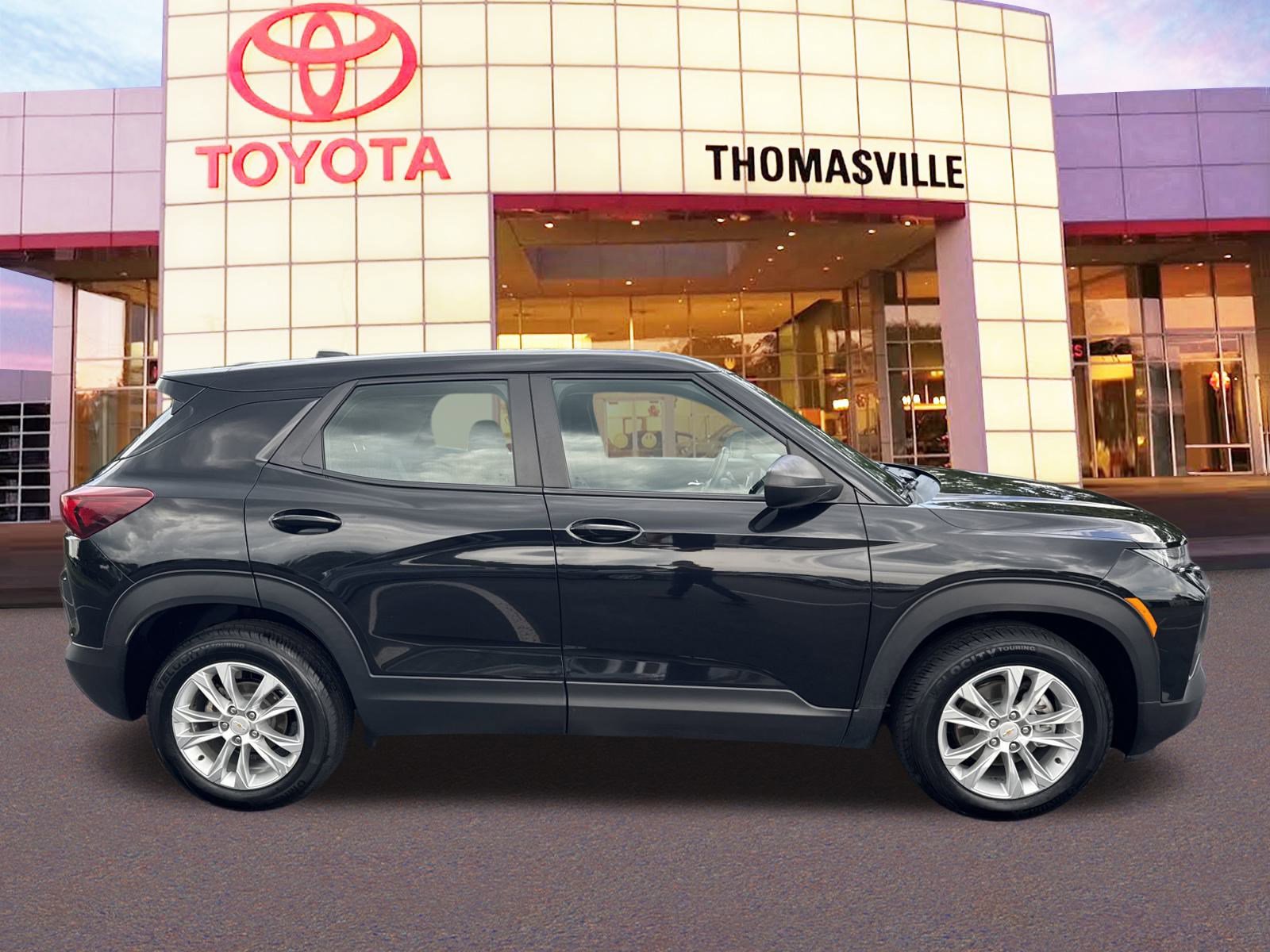 Used 2023 Chevrolet TrailBlazer LS image 4