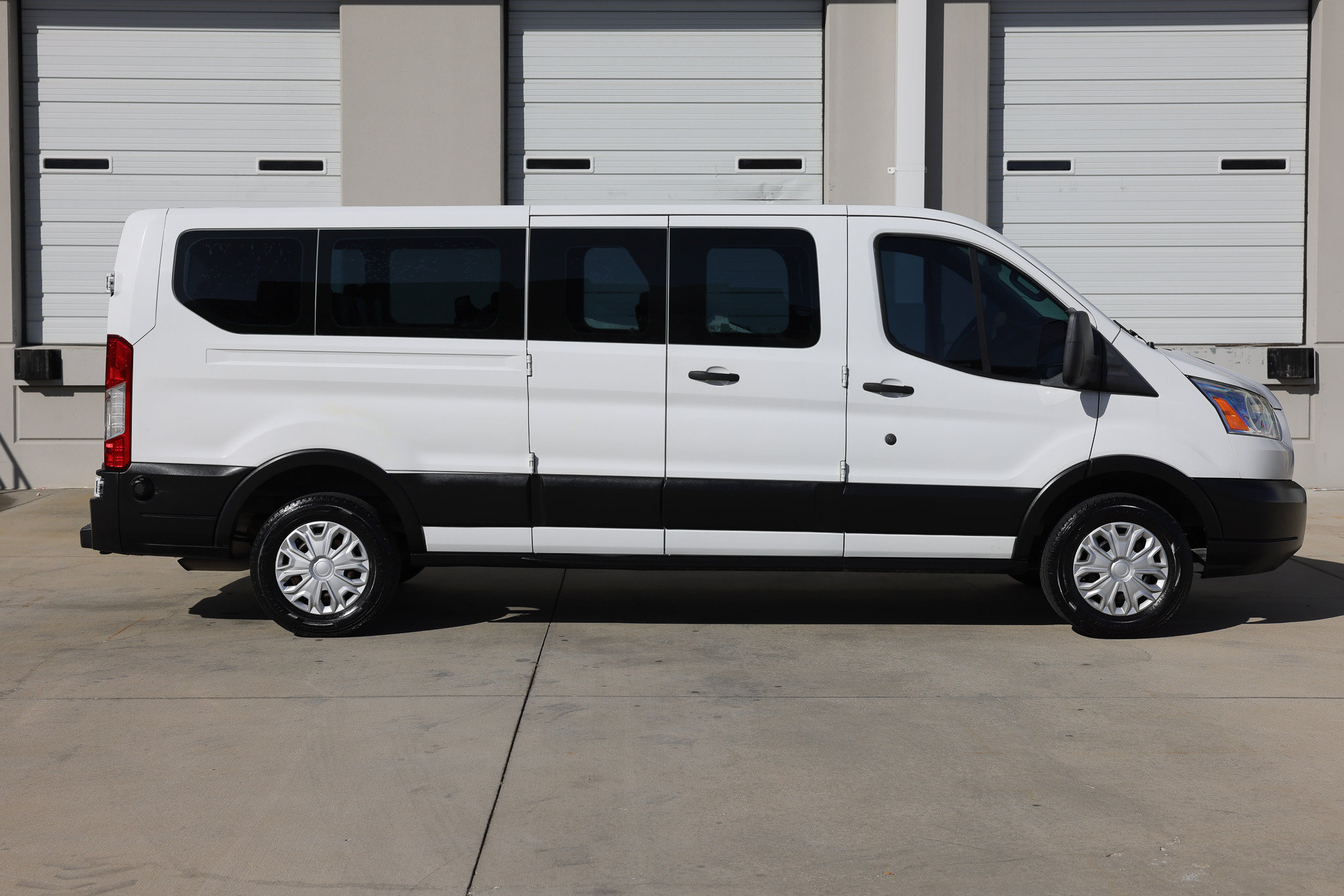 Used 2019 Ford Transit 350 XLT RWD image 17
