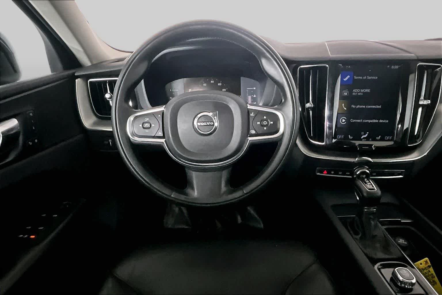 Used 2019 Volvo XC60 T5 Momentum w/ Premium Package AWD/4WD image 6