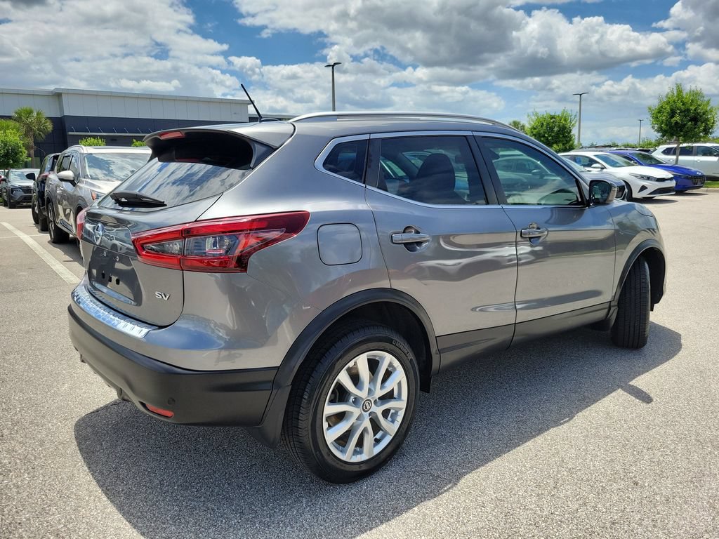 Used 2021 Nissan Rogue Sport SV FWD image 2
