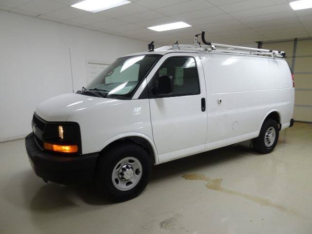 Used 2015 Chevrolet Express 2500 RWD image 3